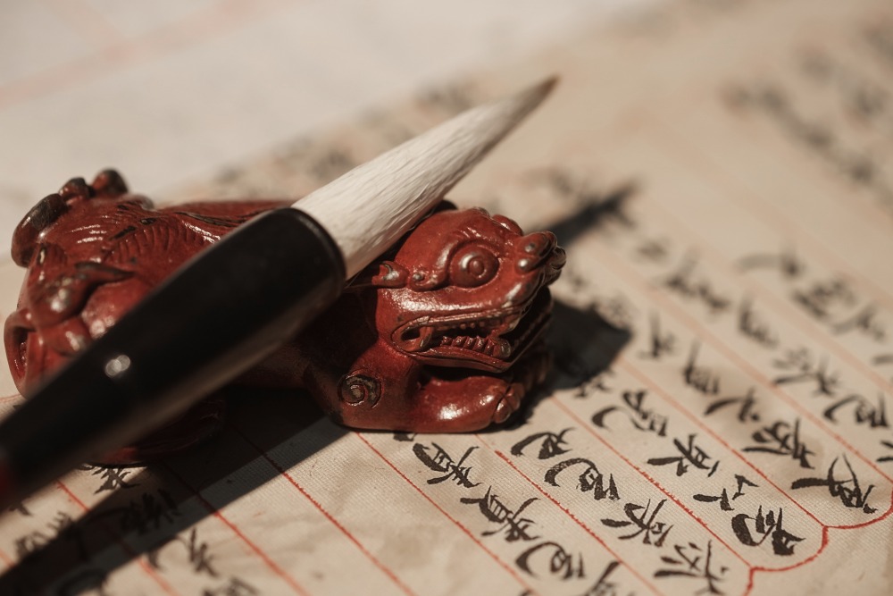 calligraphy-brush-unsplash